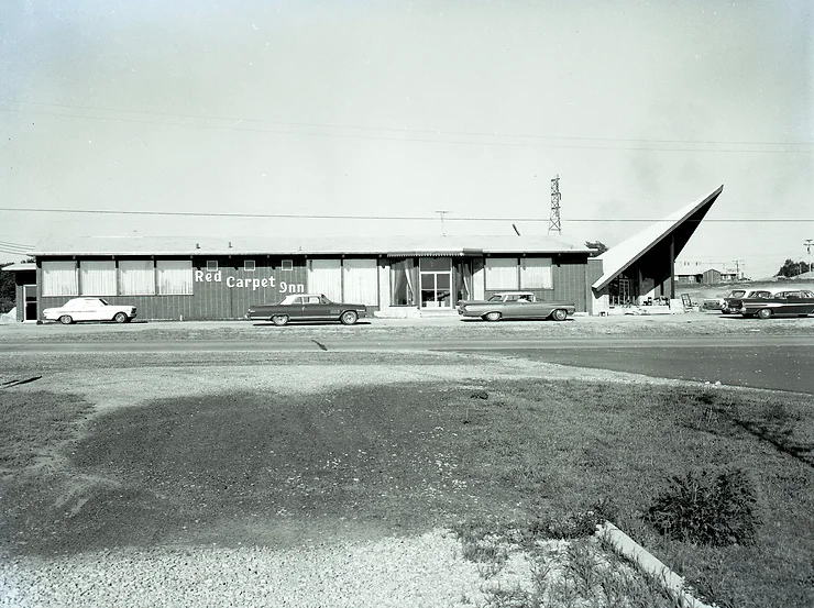 Hillside Motel - Red Carpet Inn - Striketown Bowling (newer photo)